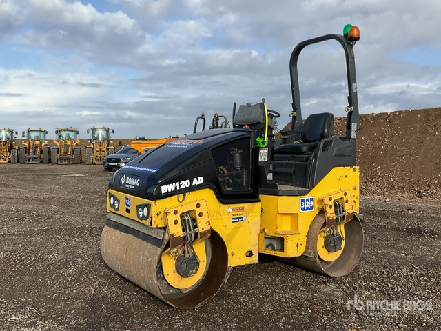 2015 Bomag 120AD-5 Double Drum Roller - Silindir makinesi: fotoğraf 2 2015 Bomag 120AD-5 Double Drum Roller - Silindir makinesi: fotoğraf 2