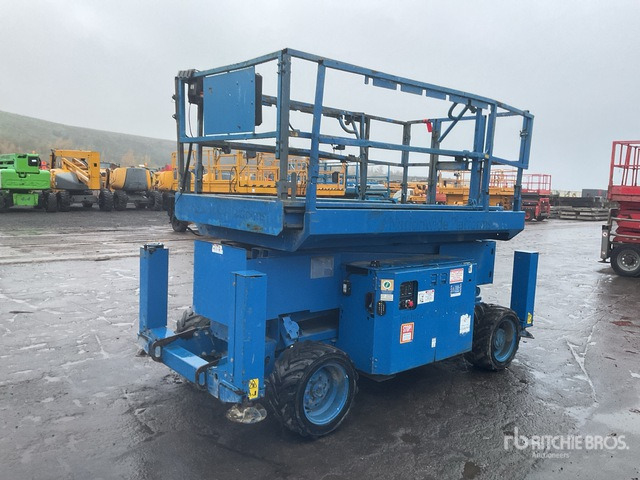 2015 Genie GS3369RT 4x4 Diesel Scissor Lift - Makasli platform: fotoğraf 1 2015 Genie GS3369RT 4x4 Diesel Scissor Lift - Makasli platform: fotoğraf 1
