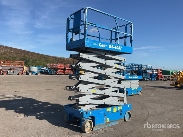 2015 Genie GS4047 Electric Scissor Lift - Makasli platform: fotoğraf 2 2015 Genie GS4047 Electric Scissor Lift - Makasli platform: fotoğraf 2