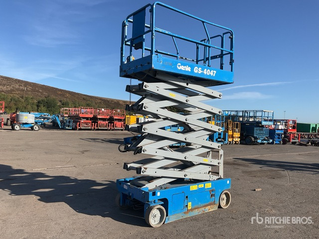 2015 Genie GS4047 Electric Scissor Lift - Makasli platform: fotoğraf 2 2015 Genie GS4047 Electric Scissor Lift - Makasli platform: fotoğraf 2
