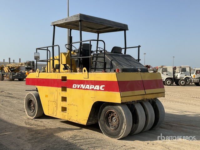 2002 Dynapac CP 271 9 Wheel Pneumatic Roller - Lastik tekerlekli silindir: fotoğraf 4 2002 Dynapac CP 271 9 Wheel Pneumatic Roller - Lastik tekerlekli silindir: fotoğraf 4