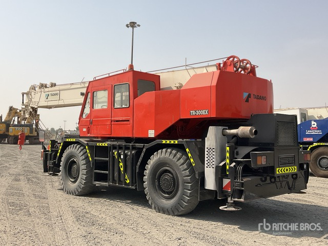 2002 Tadano TR300 EX 30 ton 4x4x4 Rough Terrain Crane - Arazi tipi vinç: fotoğraf 4 2002 Tadano TR300 EX 30 ton 4x4x4 Rough Terrain Crane - Arazi tipi vinç: fotoğraf 4