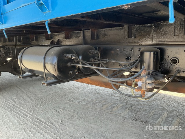 2010 FAW 1120P9K2L3E 4x2 Flatbed Truck - Sal/ Açık kasa kamyon: fotoğraf 5 2010 FAW 1120P9K2L3E 4x2 Flatbed Truck - Sal/ Açık kasa kamyon: fotoğraf 5