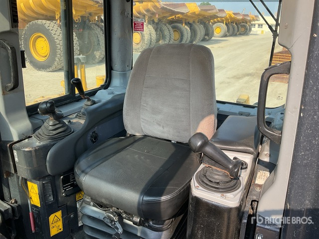 2012 Komatsu D155A-6 Crawler Dozer - Buldozer: fotoğraf 5 2012 Komatsu D155A-6 Crawler Dozer - Buldozer: fotoğraf 5