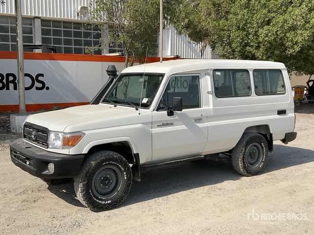 2019 Toyota Land Cruiser 78L 4x4 SUV - SUV: fotoğraf 1 2019 Toyota Land Cruiser 78L 4x4 SUV - SUV: fotoğraf 1