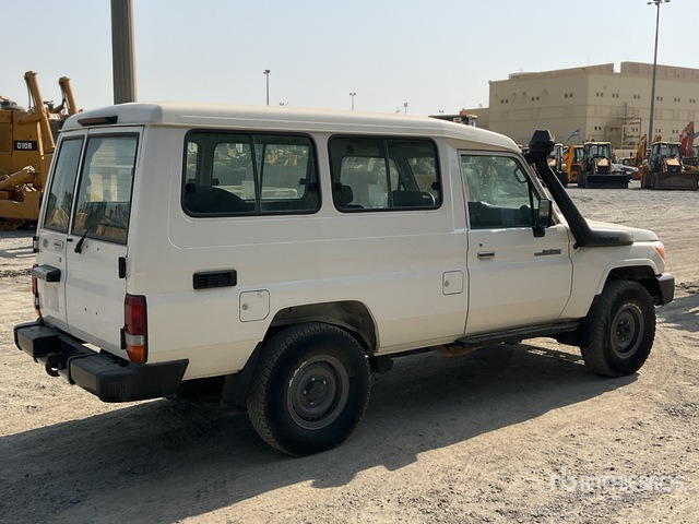 2020 Toyota Land Cruiser 78L 4x4 SUV - SUV: fotoğraf 5 2020 Toyota Land Cruiser 78L 4x4 SUV - SUV: fotoğraf 5