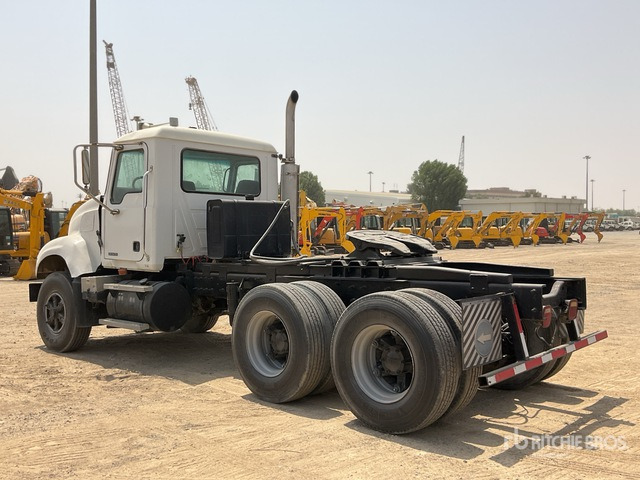 2005 Mack Granite CV713 6x4 T/A Day Cab Truck Tractor - Çekici: fotoğraf 4 2005 Mack Granite CV713 6x4 T/A Day Cab Truck Tractor - Çekici: fotoğraf 4