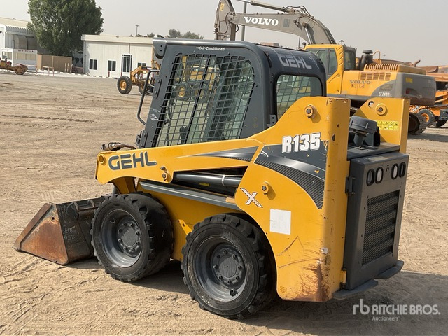 Gehl R135 - Mini yükleyici: fotoğraf 3 Gehl R135 - Mini yükleyici: fotoğraf 3