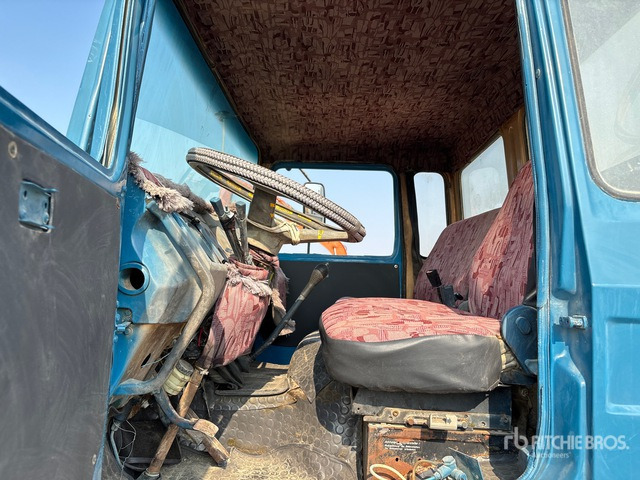 Iveco 110-17 Flatbed Truck with Crane - Sal/ Açık kasa kamyon, Vinçli kamyon: fotoğraf 4 Iveco 110-17 Flatbed Truck with Crane - Sal/ Açık kasa kamyon, Vinçli kamyon: fotoğraf 4