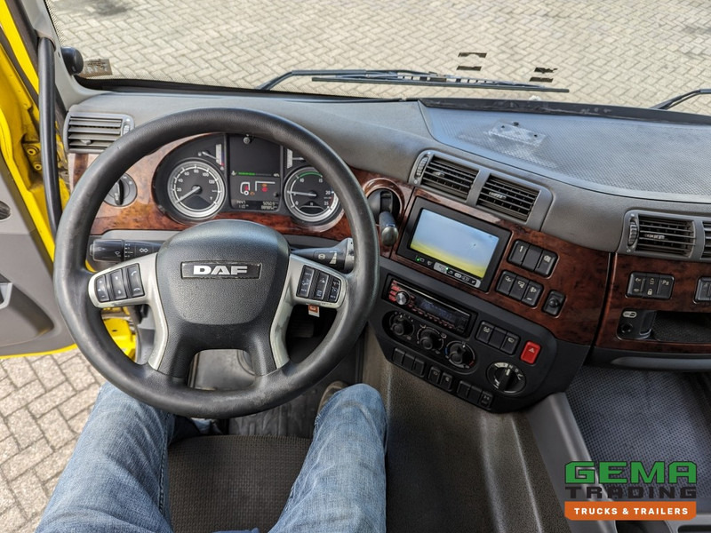 İç mekan fotoğrafi 1: Çekici DAF FT CF400 4x2 Euro6 FT CF400 4x2 Spacecab Euro6 - (T1413)