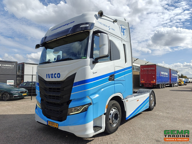 Iveco S-WAY 420 4x2 Euro6D - Dubbele Tanks - StandAirco - Navi - SMARTTacho V2 - 04/2026 APK - Çekici: fotoğraf 1 Iveco S-WAY 420 4x2 Euro6D - Dubbele Tanks - StandAirco - Navi - SMARTTacho V2 - 04/2026 APK - Çekici: fotoğraf 1