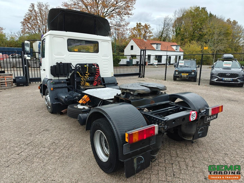 MAN LE 10.220 4x2 Dagcabine Euro3 - Handgeschakeld - Analoge Tachograaf - 195.000km - Çekici: fotoğraf 4 MAN LE 10.220 4x2 Dagcabine Euro3 - Handgeschakeld - Analoge Tachograaf - 195.000km - Çekici: fotoğraf 4