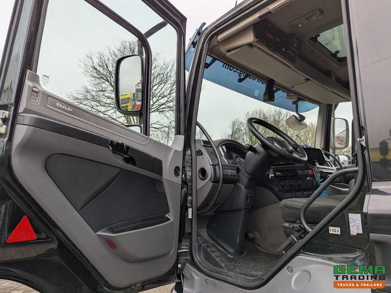 İç mekan fotoğrafi 1: Refrijeratör kamyon DAF FAN CF280 6x2/4 DayCab Euro6 - Koel-VriesBak 7.9m + Carrier Supra 1150MT + Laadklep 2000kg - 10/2025APK
