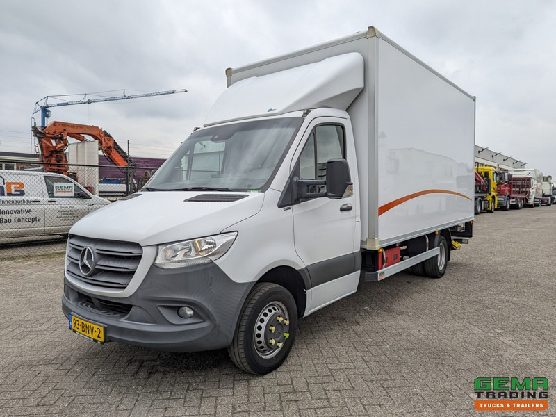 Mercedes-Benz Sprinter 517 CDI 4x2 Euro6D - Gesloten Bak 4.2M + Laadklep 1000KG - Automaat - 10/2025APK - Kapalı kasa kamyonet: fotoğraf 1 Mercedes-Benz Sprinter 517 CDI 4x2 Euro6D - Gesloten Bak 4.2M + Laadklep 1000KG - Automaat - 10/2025APK - Kapalı kasa kamyonet: fotoğraf 1
