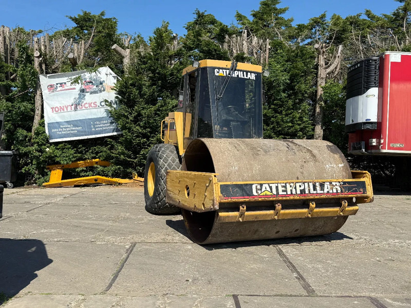 Caterpillar CS 563 Roller with vibration - Silindir makinesi: fotoğraf 1 Caterpillar CS 563 Roller with vibration - Silindir makinesi: fotoğraf 1