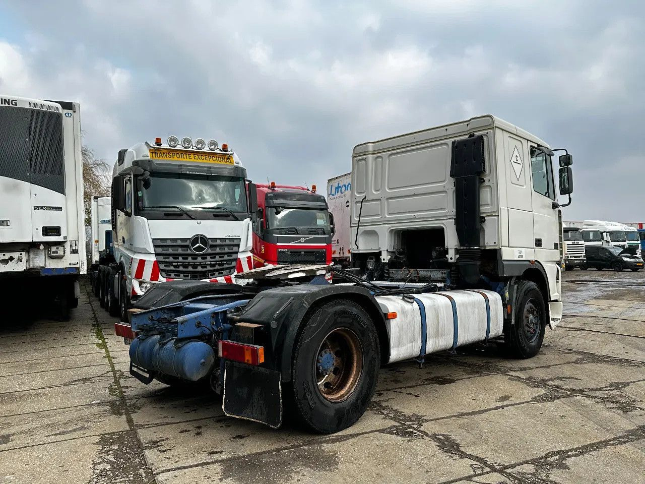 DAF XF 95.380 4X2 Tractor-unit Spring/Air ZF Manual DAF XF 95.380 4X2 Tractor-unit Spring/Air ZF Manual - Çekici: fotoğraf 4 DAF XF 95.380 4X2 Tractor-unit Spring/Air ZF Manual DAF XF 95.380 4X2 Tractor-unit Spring/Air ZF Manual - Çekici: fotoğraf 4