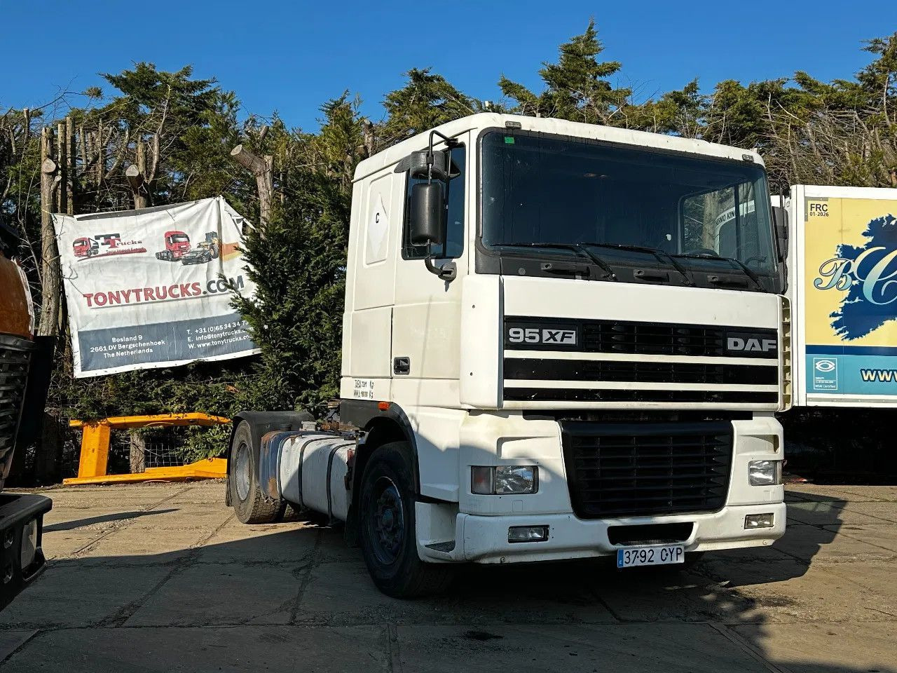 DAF XF 95.380 4X2 Tractor-unit Spring/Air ZF Manual DAF XF 95.380 4X2 Tractor-unit Spring/Air ZF Manual - Çekici: fotoğraf 1 DAF XF 95.380 4X2 Tractor-unit Spring/Air ZF Manual DAF XF 95.380 4X2 Tractor-unit Spring/Air ZF Manual - Çekici: fotoğraf 1