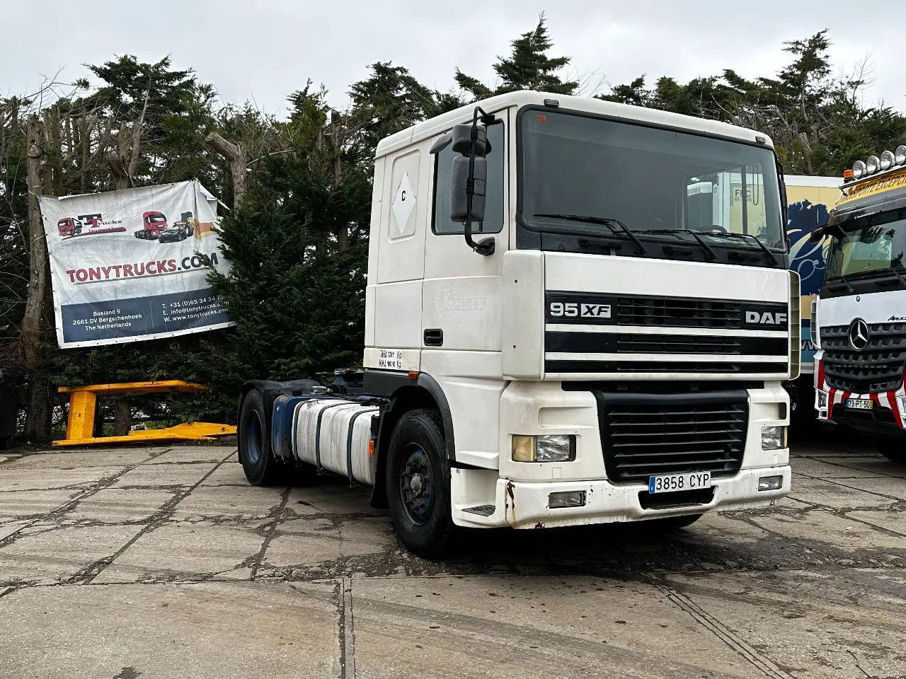 DAF XF 95.380 4X2 Tractor-unit Spring/Air ZF Manual DAF XF 95.380 4X2 Tractor-unit Spring/Air ZF Manual - Çekici: fotoğraf 1 DAF XF 95.380 4X2 Tractor-unit Spring/Air ZF Manual DAF XF 95.380 4X2 Tractor-unit Spring/Air ZF Manual - Çekici: fotoğraf 1
