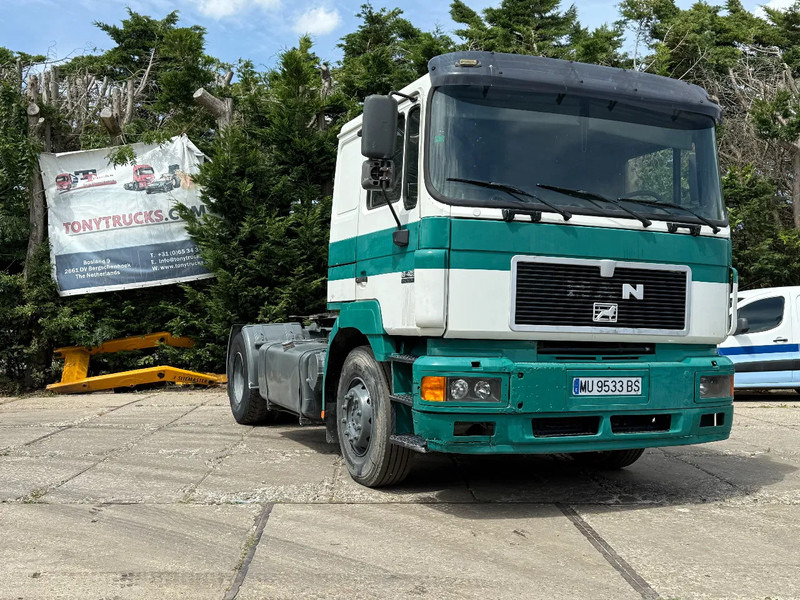 MAN 19.403 4X2 Tractor-unit Spring/Air ZF Manual Gear Low cabine - Çekici: fotoğraf 1 MAN 19.403 4X2 Tractor-unit Spring/Air ZF Manual Gear Low cabine - Çekici: fotoğraf 1