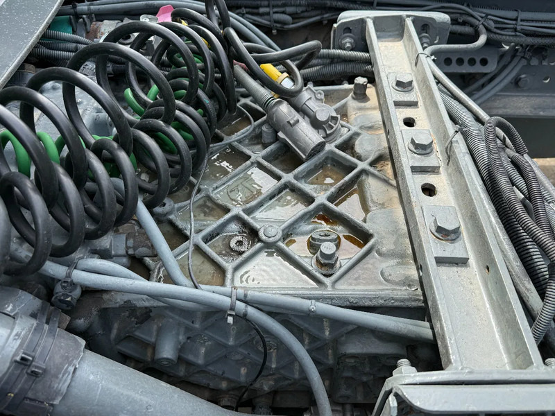 Çekici MAN 19.403 4X2 Tractor-unit Spring/Air ZF Manual Gear Low cabine: fotoğraf 7 Çekici MAN 19.403 4X2 Tractor-unit Spring/Air ZF Manual Gear Low cabine: fotoğraf 7