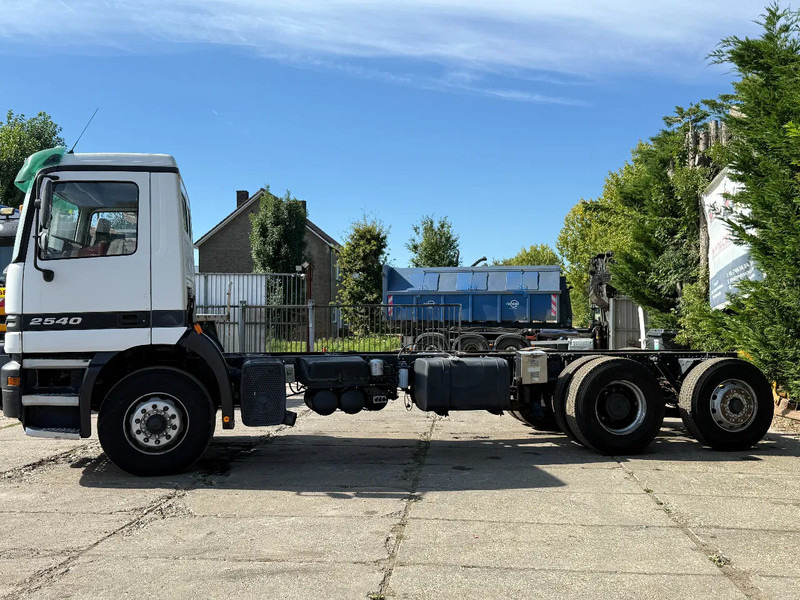 Mercedes-Benz ACTROS 2540 V6 6X2 Chassis Spring/Air EPS 3 Pedal - Şasi kamyon: fotoğraf 3 Mercedes-Benz ACTROS 2540 V6 6X2 Chassis Spring/Air EPS 3 Pedal - Şasi kamyon: fotoğraf 3