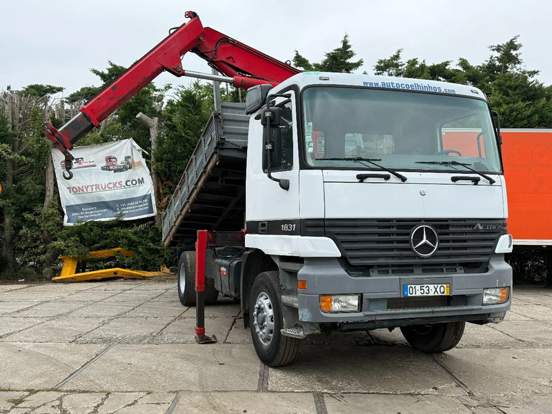 Mercedes-Benz Actros 1831 V6 4X2 Tipper + crane EPS Manual Gearbox 3 peddal - Damperli kamyon, Vinçli kamyon: fotoğraf 1 Mercedes-Benz Actros 1831 V6 4X2 Tipper + crane EPS Manual Gearbox 3 peddal - Damperli kamyon, Vinçli kamyon: fotoğraf 1