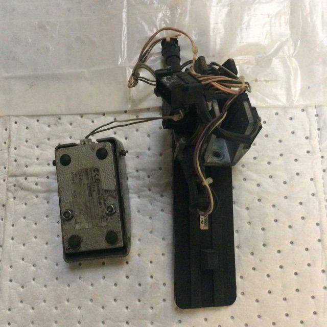 Accelerator with Deadman Switch for Still - Pedal - Malzeme taşıma ekipmanı: fotoğraf 2 Accelerator with Deadman Switch for Still - Pedal - Malzeme taşıma ekipmanı: fotoğraf 2