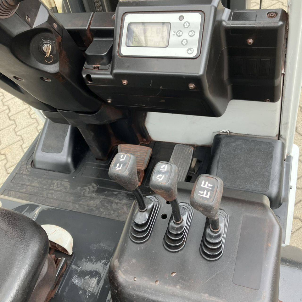 Atlet ET15 (A1N1L15Q) - Elektrikli forklift: fotoğraf 5 Atlet ET15 (A1N1L15Q) - Elektrikli forklift: fotoğraf 5