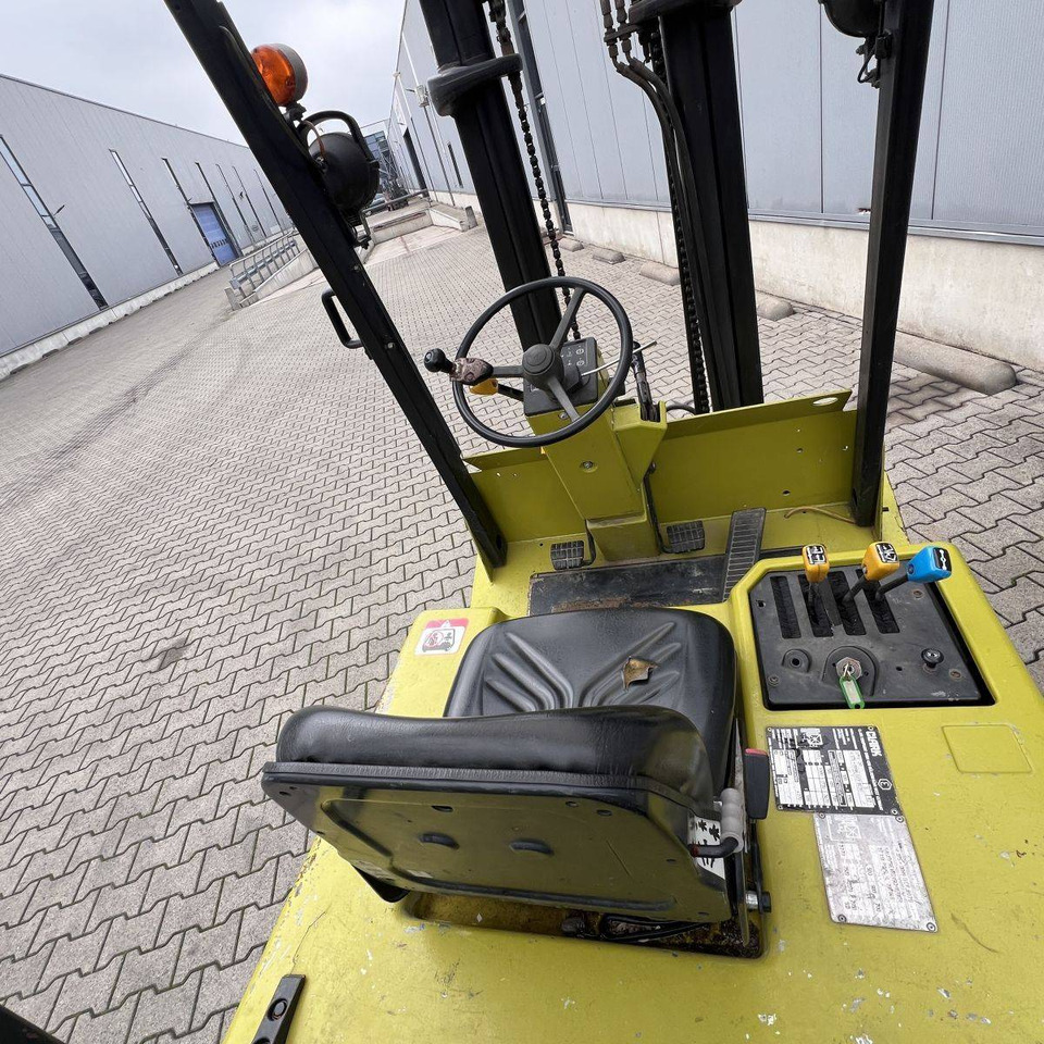 Clark GPM30 - LPG forklift: fotoğraf 3 Clark GPM30 - LPG forklift: fotoğraf 3