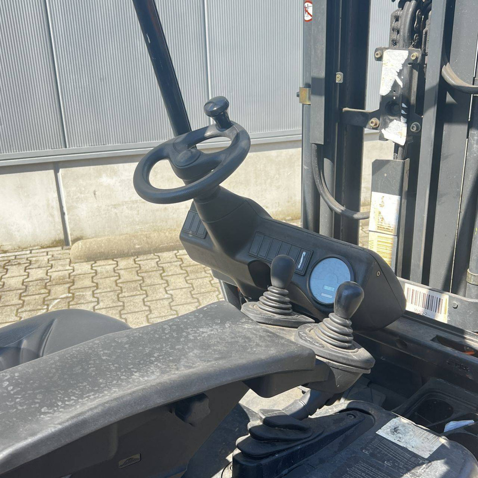 Linde E14 (335-02) - Elektrikli forklift: fotoğraf 5 Linde E14 (335-02) - Elektrikli forklift: fotoğraf 5