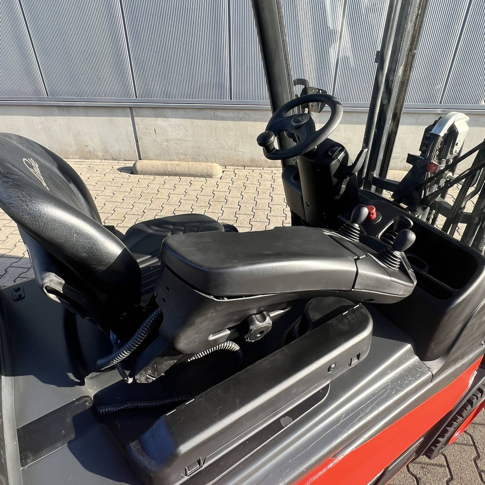Linde E16P (386-02) EVO - Elektrikli forklift: fotoğraf 4 Linde E16P (386-02) EVO - Elektrikli forklift: fotoğraf 4