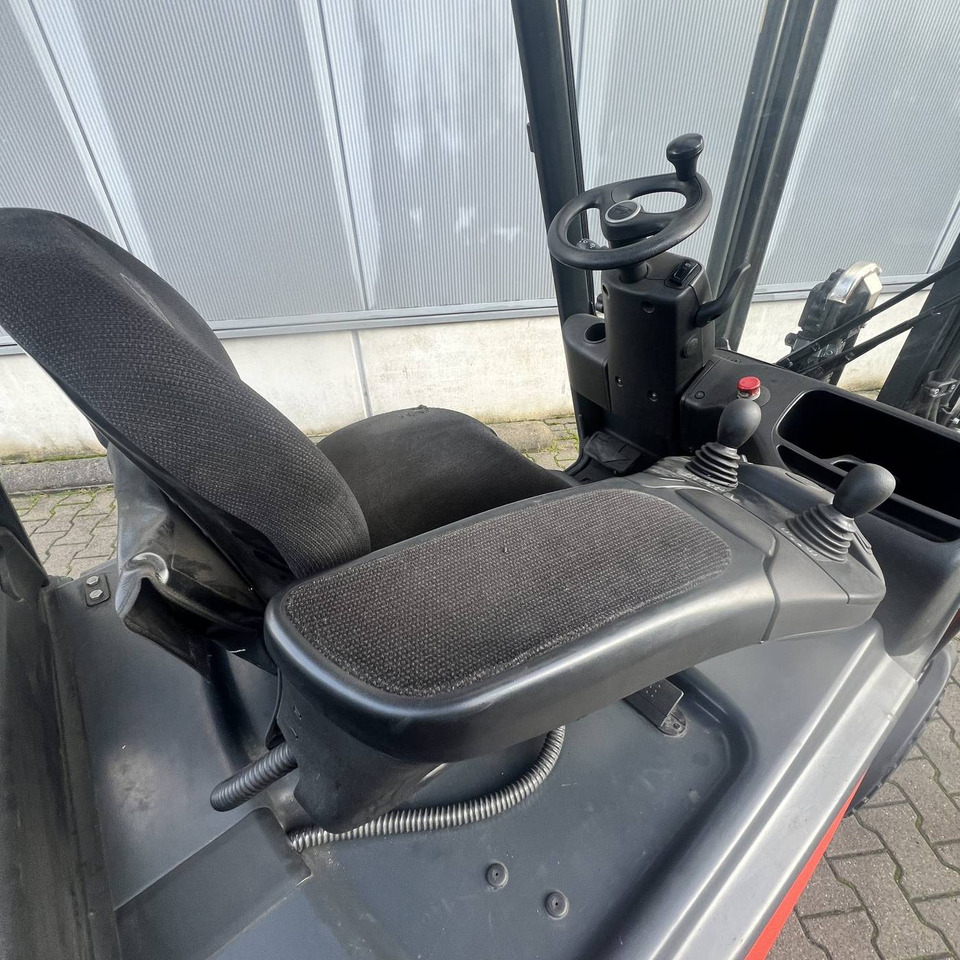 Linde E20PH-02 (386) EVO - Elektrikli forklift: fotoğraf 5 Linde E20PH-02 (386) EVO - Elektrikli forklift: fotoğraf 5