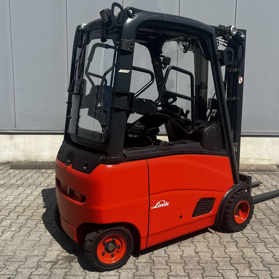 Linde E20PH (386) - Elektrikli forklift: fotoğraf 2 Linde E20PH (386) - Elektrikli forklift: fotoğraf 2