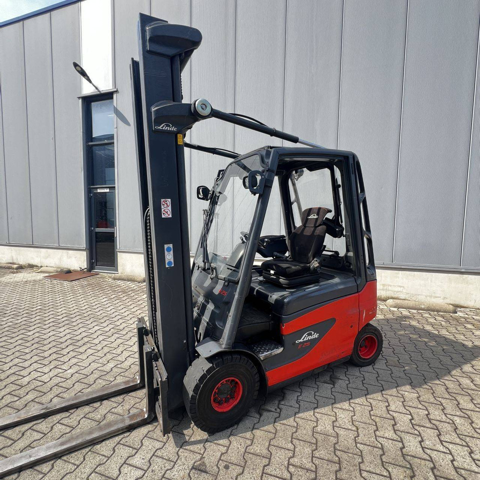 Linde E25-01 (387) - Elektrikli forklift: fotoğraf 1 Linde E25-01 (387) - Elektrikli forklift: fotoğraf 1