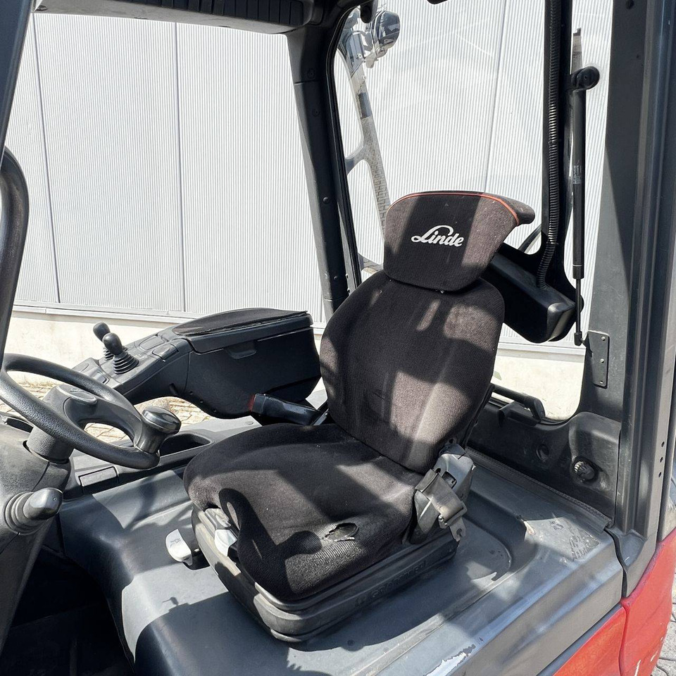 Linde E25-01 (387) - Elektrikli forklift: fotoğraf 4 Linde E25-01 (387) - Elektrikli forklift: fotoğraf 4