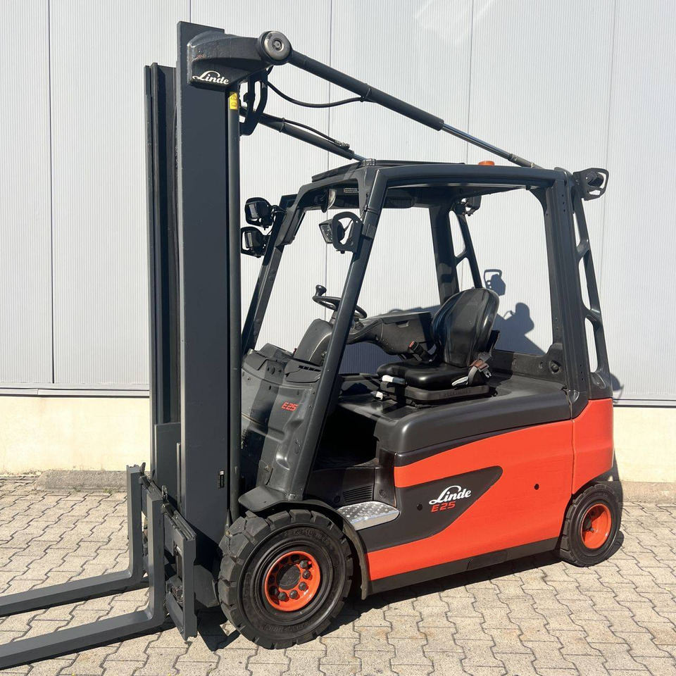 Linde E25L (387) - Elektrikli forklift: fotoğraf 1 Linde E25L (387) - Elektrikli forklift: fotoğraf 1