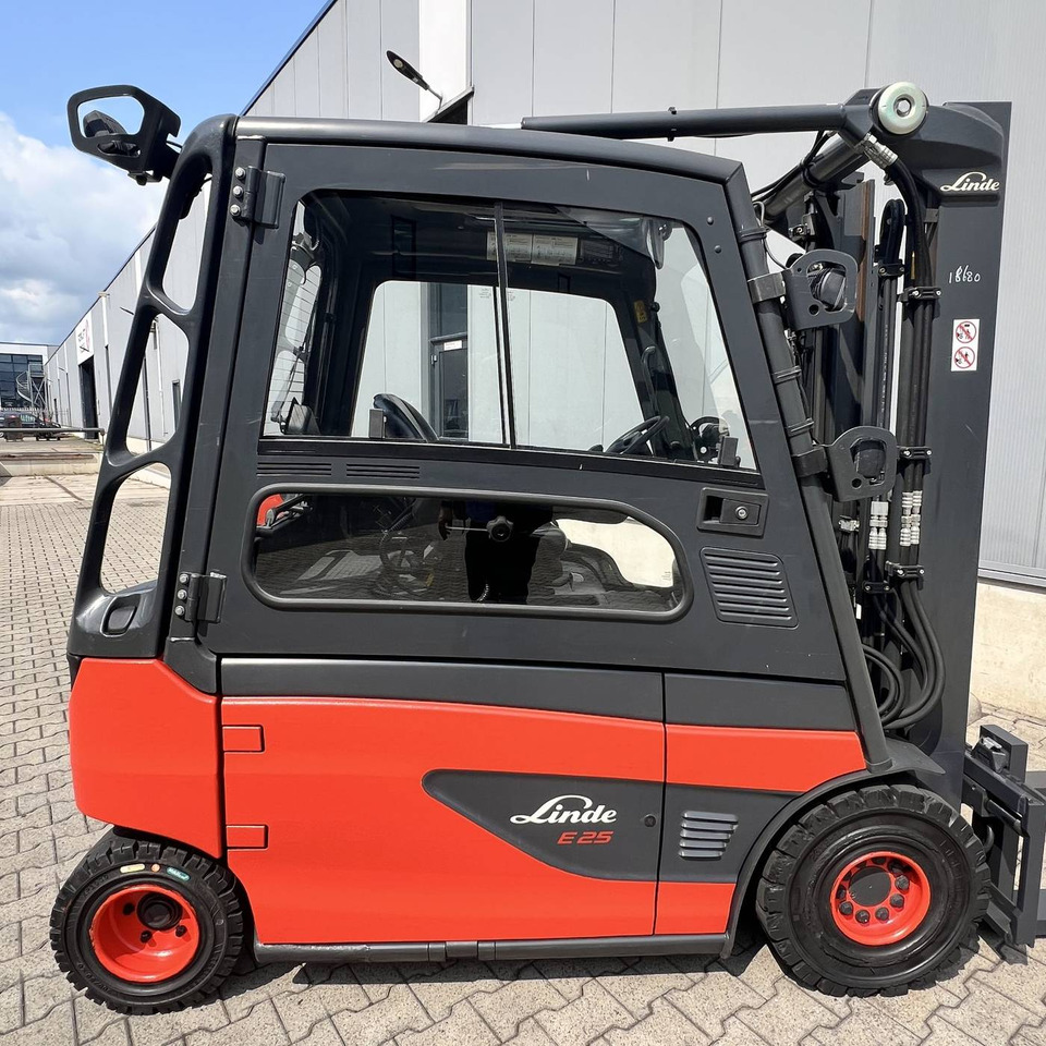 Linde E25L (387) - Elektrikli forklift: fotoğraf 4 Linde E25L (387) - Elektrikli forklift: fotoğraf 4