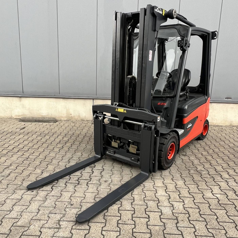 Linde E25L (387) - Elektrikli forklift: fotoğraf 1 Linde E25L (387) - Elektrikli forklift: fotoğraf 1