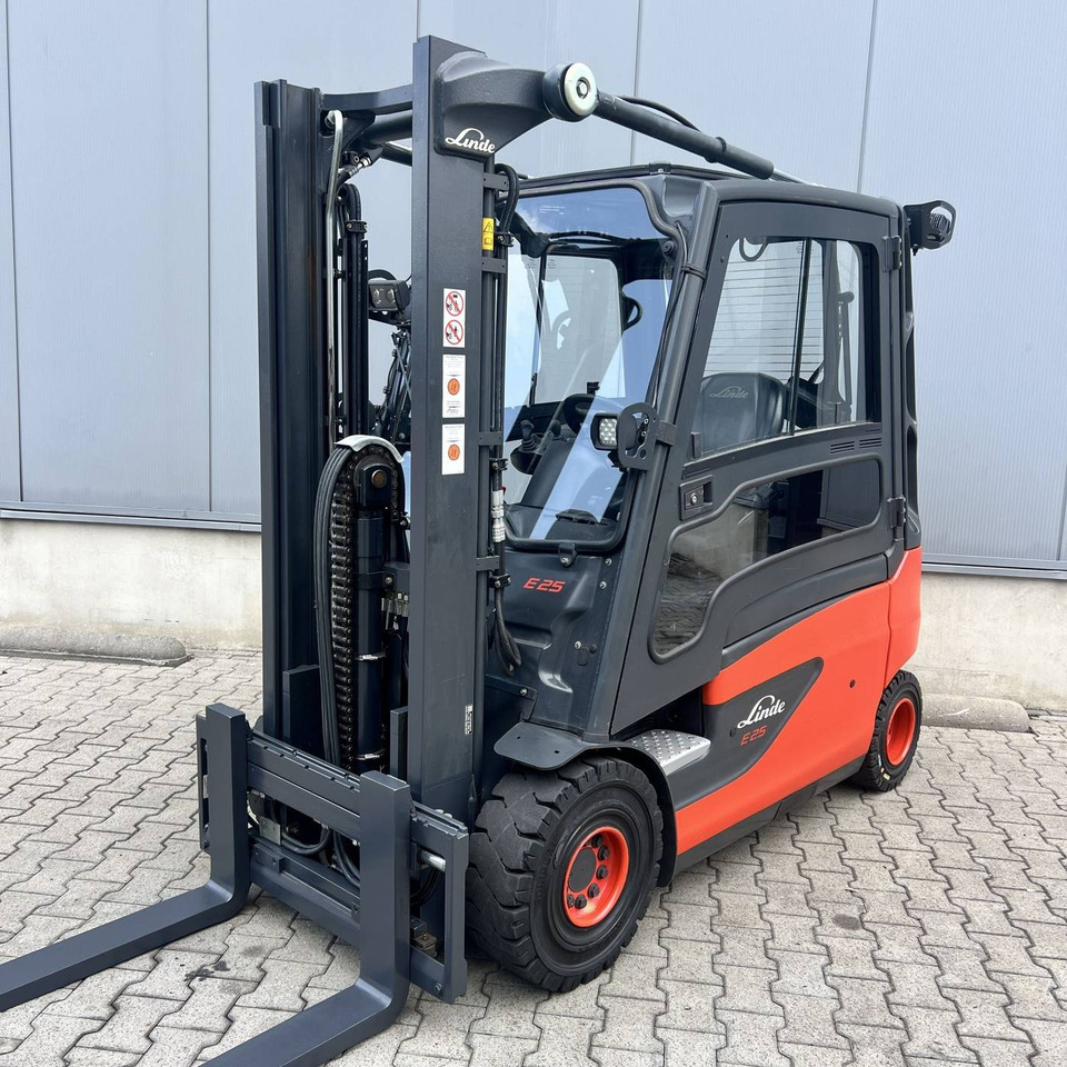 Linde E25L (387) - Elektrikli forklift: fotoğraf 1 Linde E25L (387) - Elektrikli forklift: fotoğraf 1