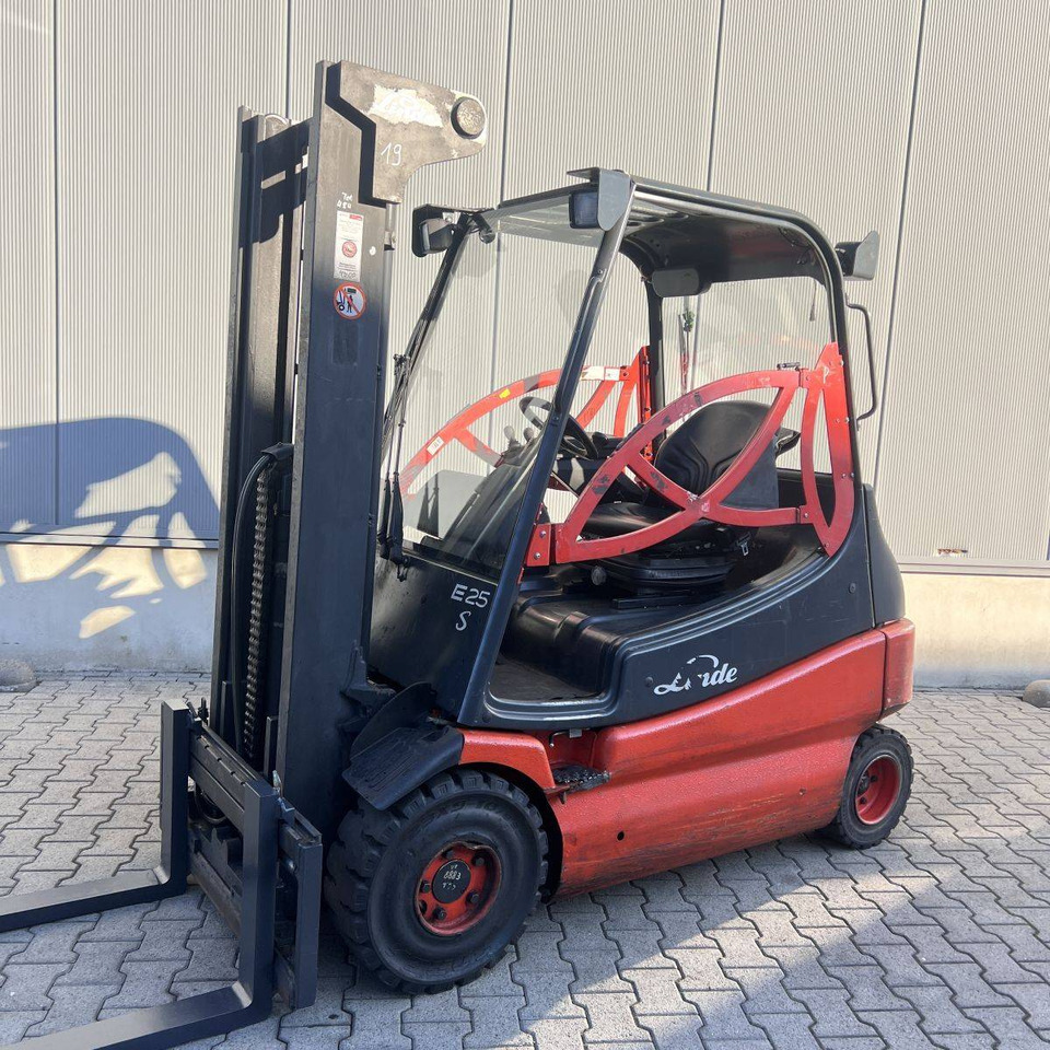Linde E25S (336-03) - Elektrikli forklift: fotoğraf 2 Linde E25S (336-03) - Elektrikli forklift: fotoğraf 2