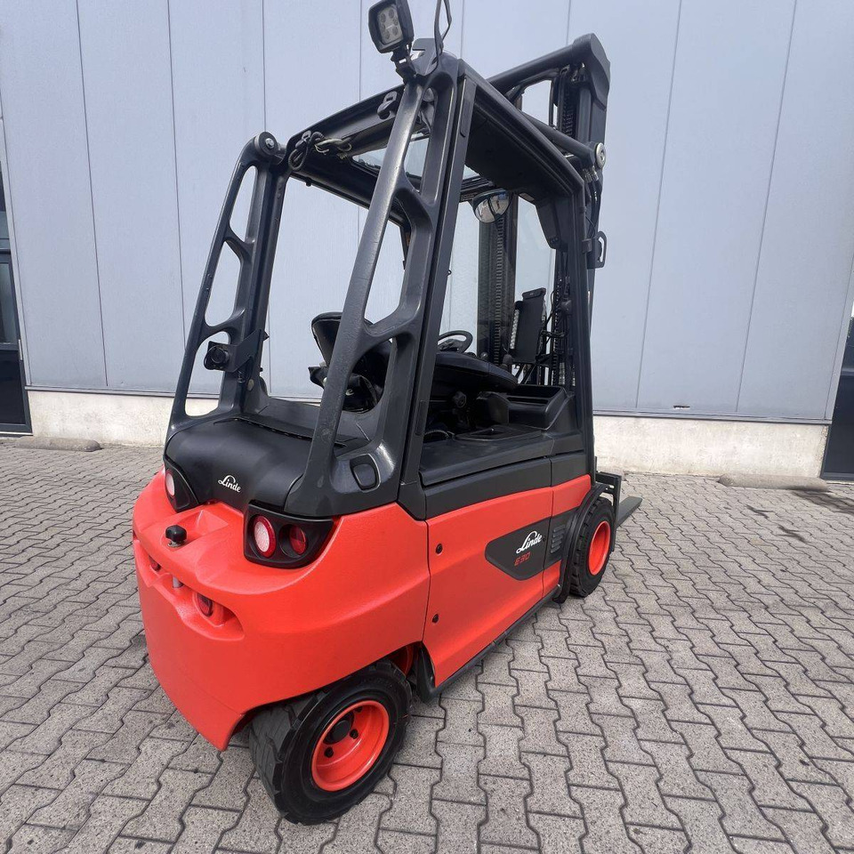Linde E30 (387) - Elektrikli forklift: fotoğraf 2 Linde E30 (387) - Elektrikli forklift: fotoğraf 2