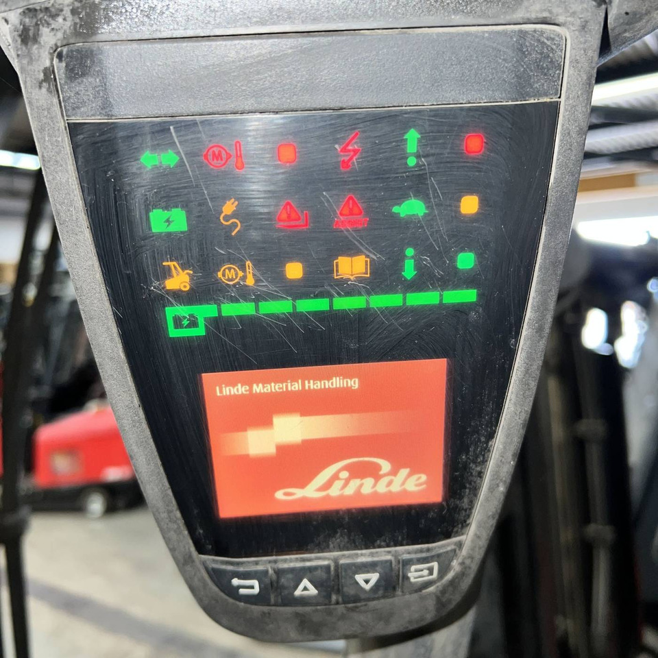 Linde E30/600H (387) - Elektrikli forklift: fotoğraf 4 Linde E30/600H (387) - Elektrikli forklift: fotoğraf 4