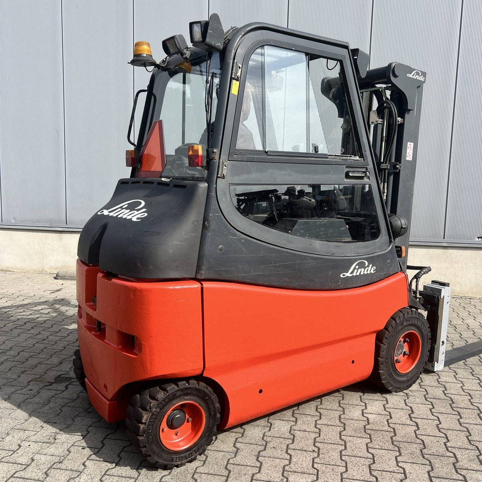 Linde E30-600S (336-03) - Elektrikli forklift: fotoğraf 3 Linde E30-600S (336-03) - Elektrikli forklift: fotoğraf 3