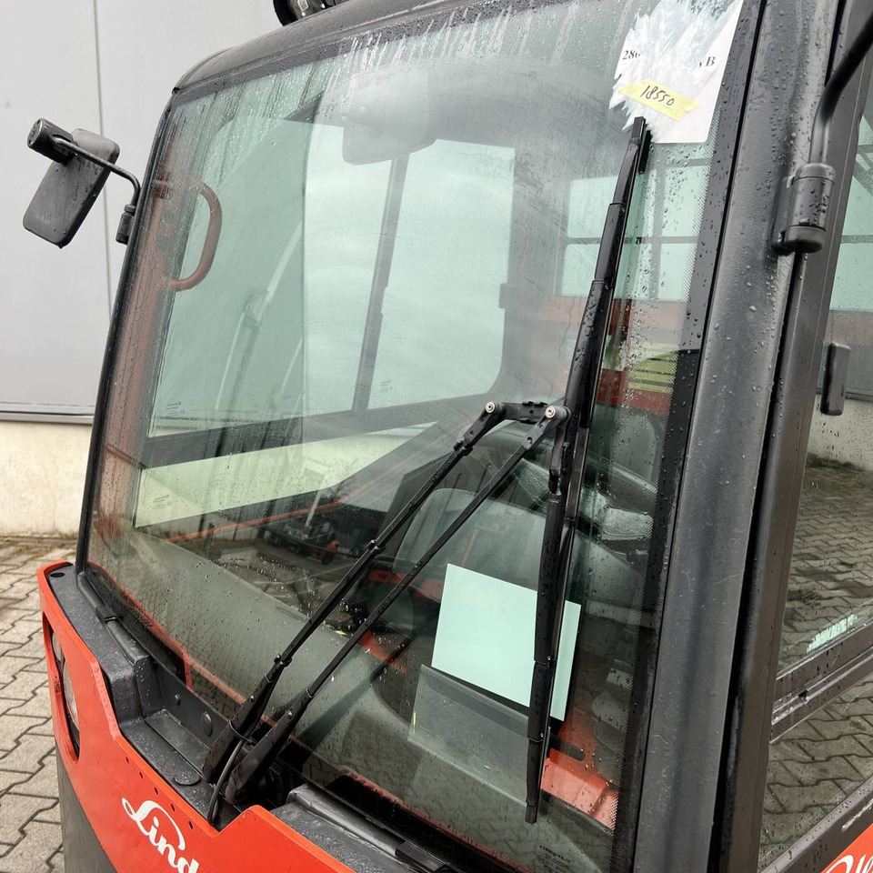 Linde P250 LWB (127) - Akülü çekici: fotoğraf 3 Linde P250 LWB (127) - Akülü çekici: fotoğraf 3