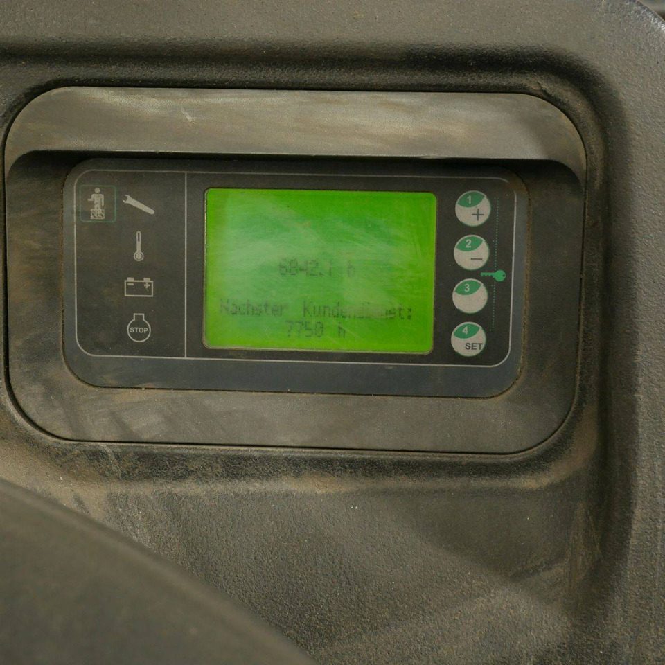 Linde P50C (1190) - Akülü çekici: fotoğraf 5 Linde P50C (1190) - Akülü çekici: fotoğraf 5