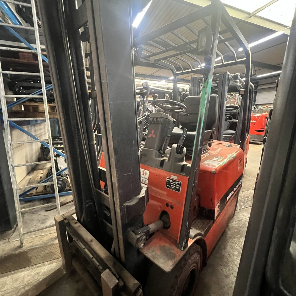 Mitsubishi FB25K-PAC - Elektrikli forklift: fotoğraf 1 Mitsubishi FB25K-PAC - Elektrikli forklift: fotoğraf 1