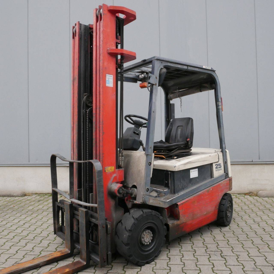 Nissan QX25 (Q02L25CU) - Elektrikli forklift: fotoğraf 1 Nissan QX25 (Q02L25CU) - Elektrikli forklift: fotoğraf 1