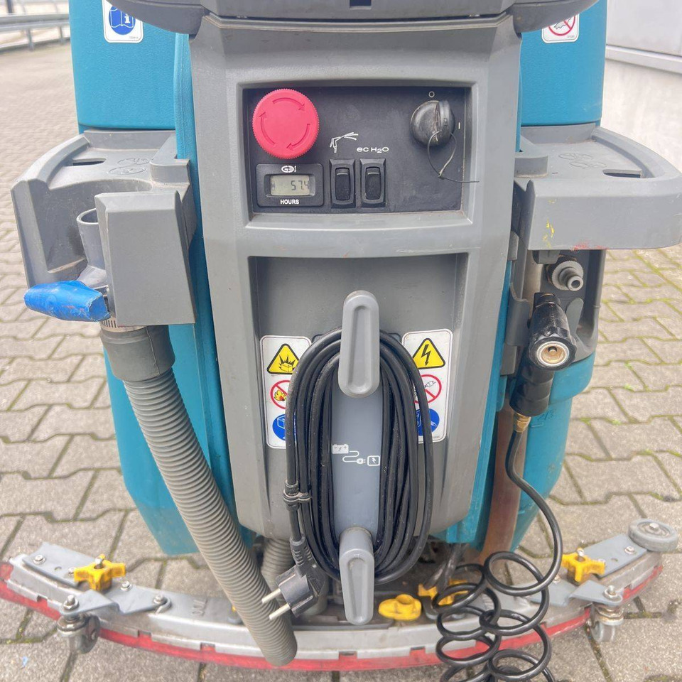 Tennant T500 - Zemin yıkama makinası: fotoğraf 4 Tennant T500 - Zemin yıkama makinası: fotoğraf 4