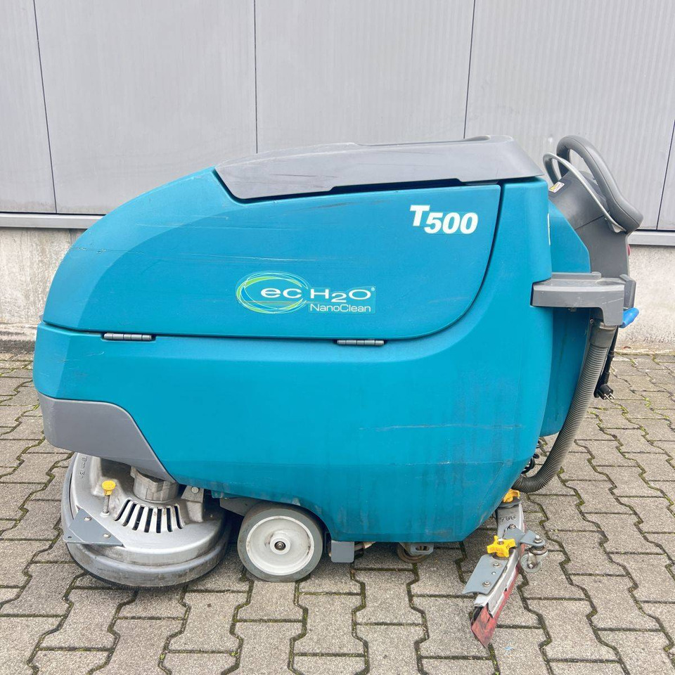 Tennant T500 - Zemin yıkama makinası: fotoğraf 1 Tennant T500 - Zemin yıkama makinası: fotoğraf 1