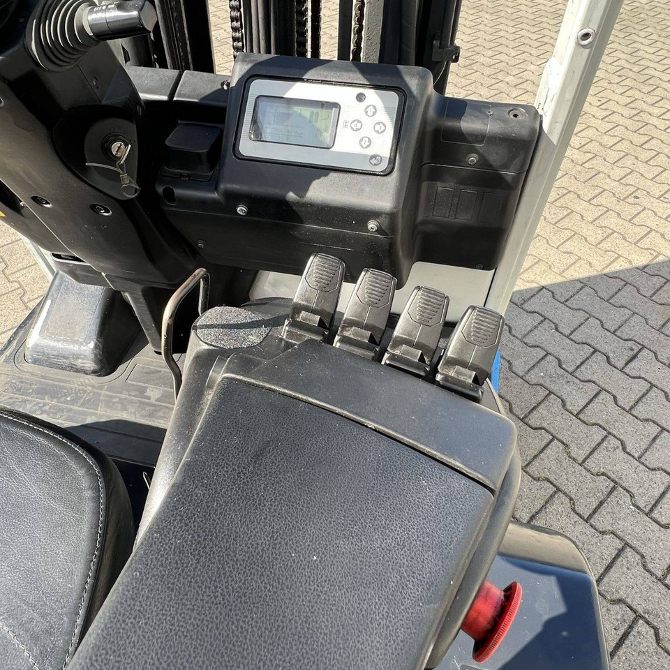 Unicarriers AG1N1L16Q - Elektrikli forklift: fotoğraf 5 Unicarriers AG1N1L16Q - Elektrikli forklift: fotoğraf 5